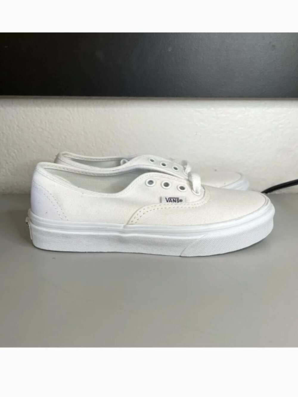 Vans - Picture 1 of 6